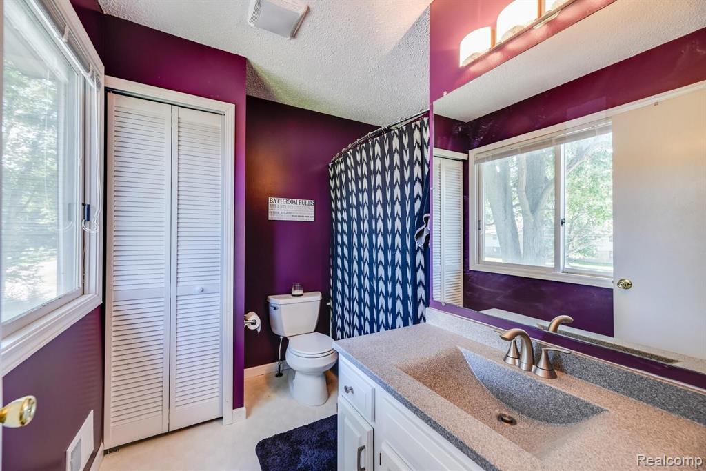25775 South River Road Harrison Township, MI 48045 - Photo 15 of 29