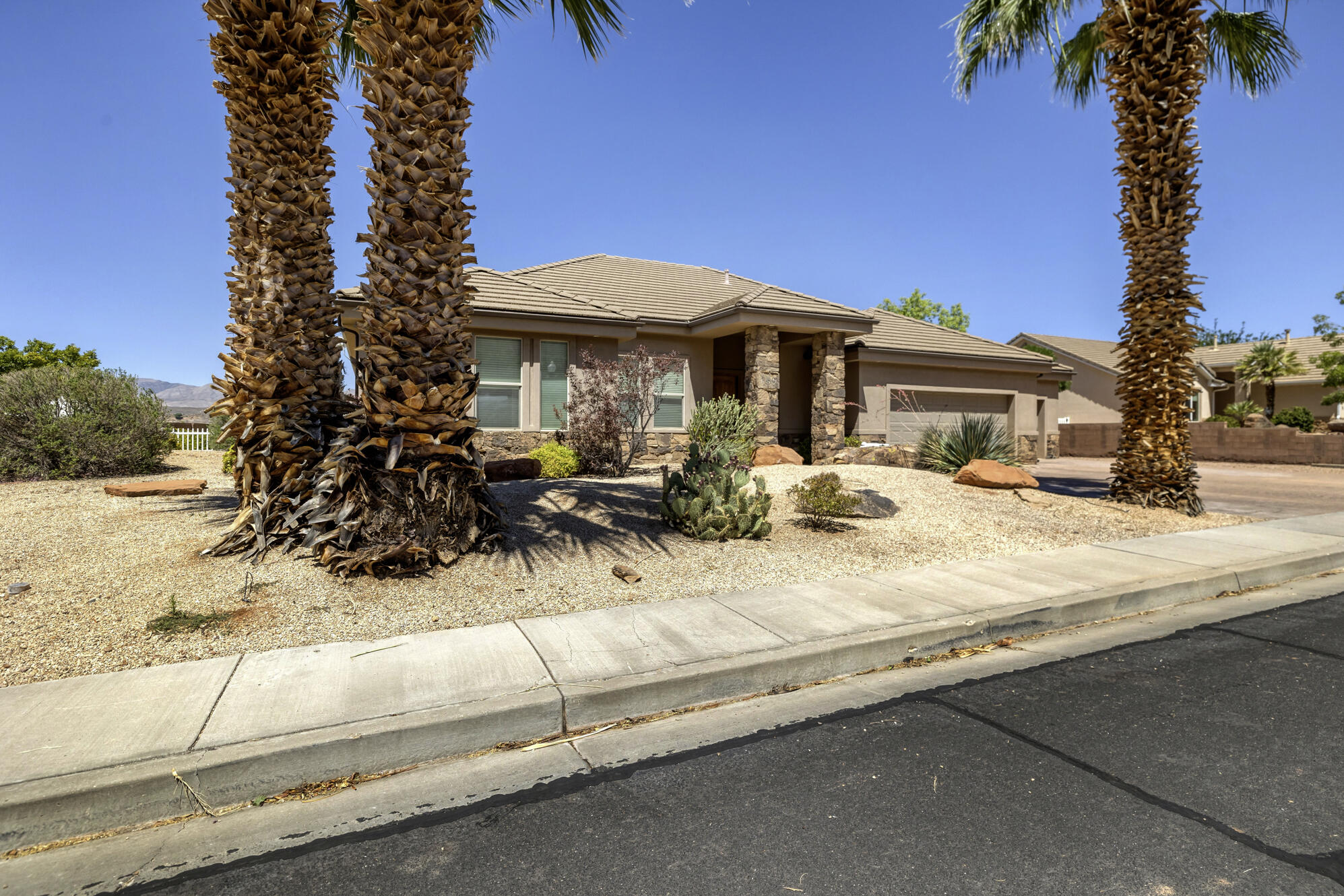 160 1210 W Circle St. George, UT 84770 - Photo 3 of 36 _B2A9097_9