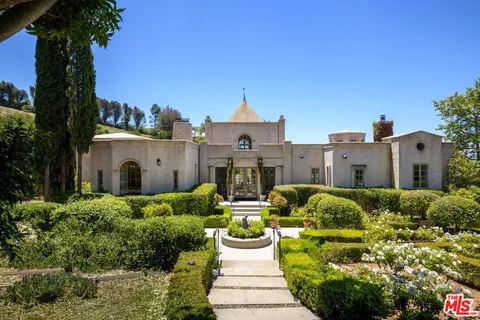 $3,995,000 | 2899 Hidden Valley Lane, Montecito, CA 93108