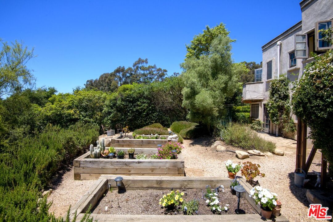 2899 Hidden Valley Lane Montecito, CA 93108 - Photo 20 of 27