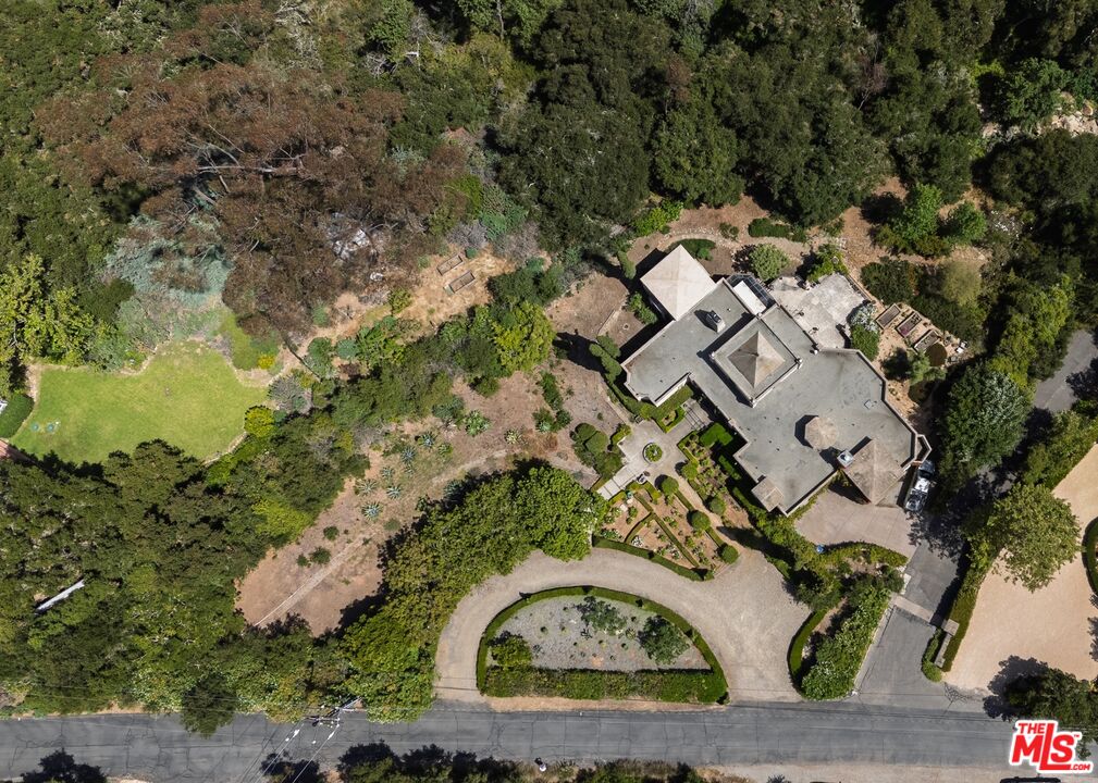 2899 Hidden Valley Lane Montecito, CA 93108 - Photo 22 of 27