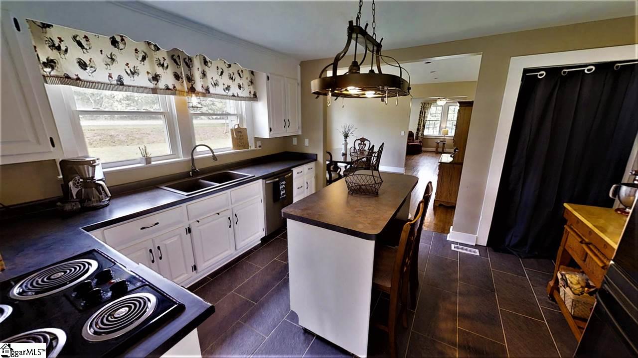 5213 Locust Hill Road Travelers Rest, SC 29690 - Photo 10 of 30