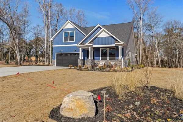 $899,900 | 240 Holiday Avenue East, Clemson, SC 29631