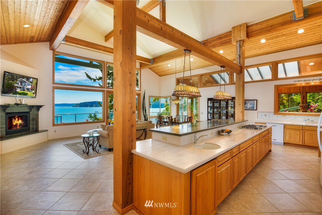 6782 Salmon Beach Road Anacortes, WA 98221 - Photo 8 of 25 Gallery Image 8
