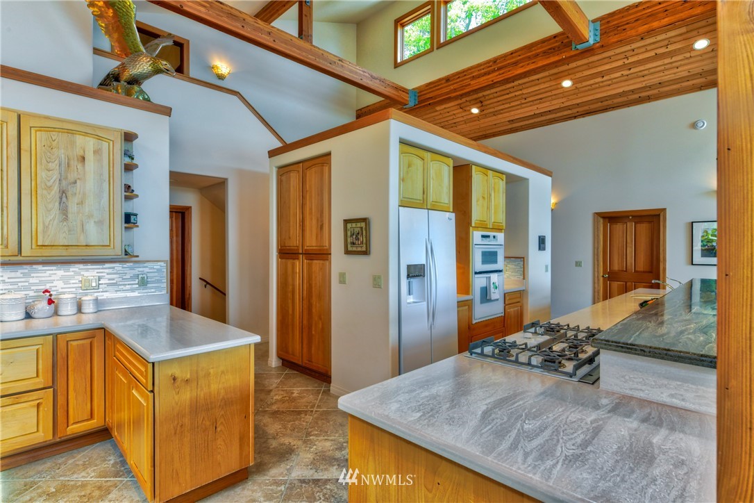 6782 Salmon Beach Road Anacortes, WA 98221 - Photo 10 of 25 Gallery Image 10