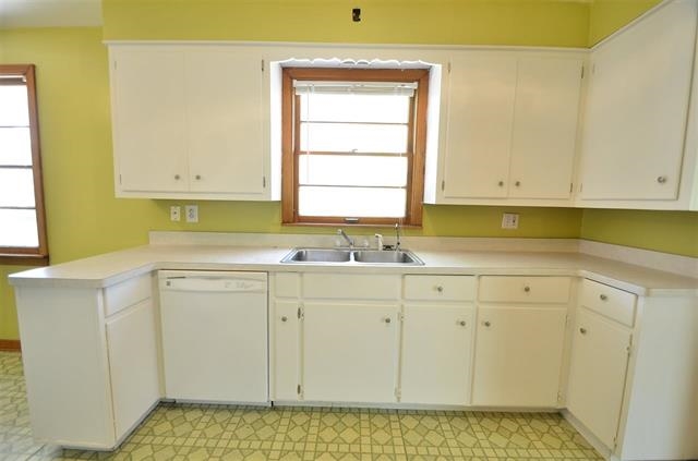2423 Pelham Road Rockford, IL 61107 - Photo 9 of 23 Gallery Image 9
