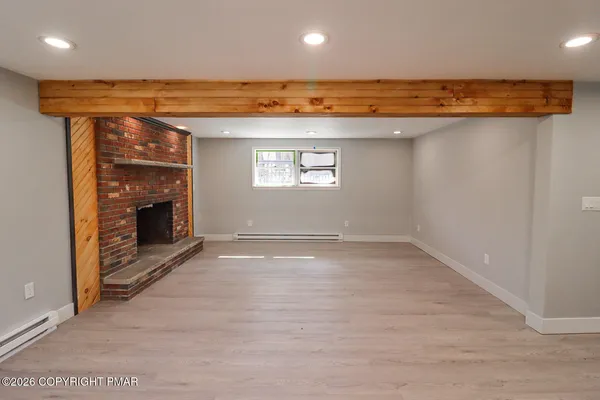 $2,800 | 1543 Coolbaugh Road, Gouldsboro, PA 18424