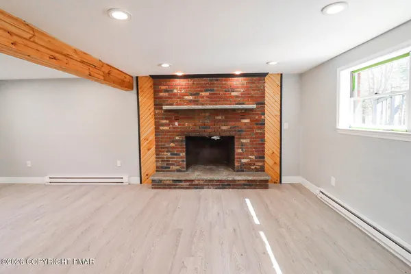$2,800 | 1543 Coolbaugh Road, Gouldsboro, PA 18424