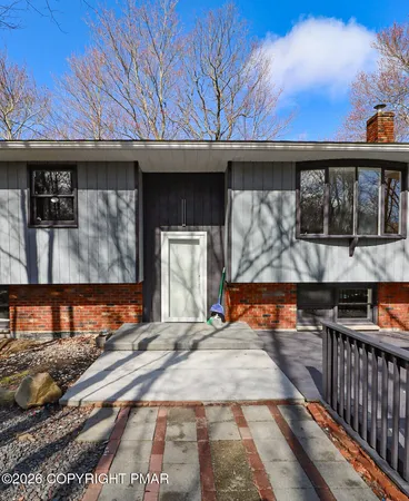 $2,800 | 1543 Coolbaugh Road, Gouldsboro, PA 18424