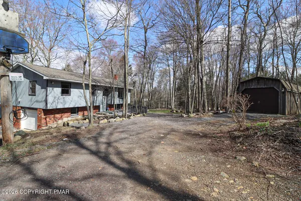 $2,800 | 1543 Coolbaugh Road, Gouldsboro, PA 18424