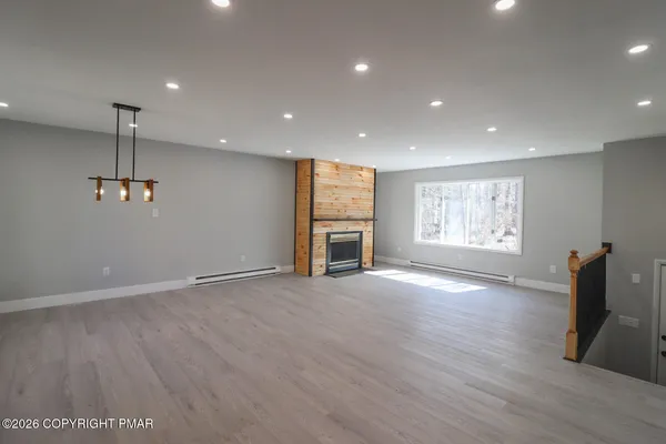 $2,800 | 1543 Coolbaugh Road, Gouldsboro, PA 18424