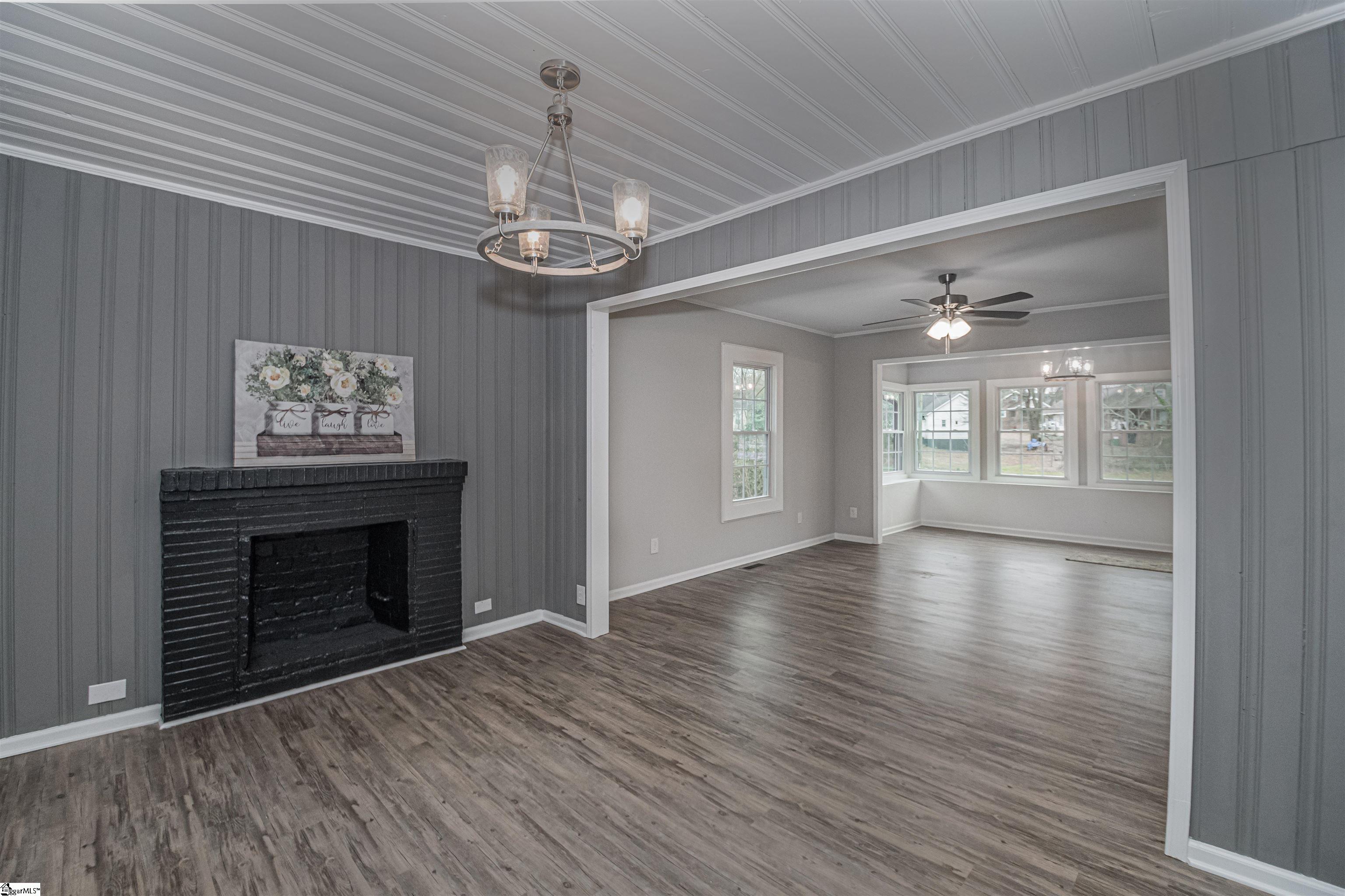 515 South 1st Street Easley, SC 29640 - Photo 18 of 33