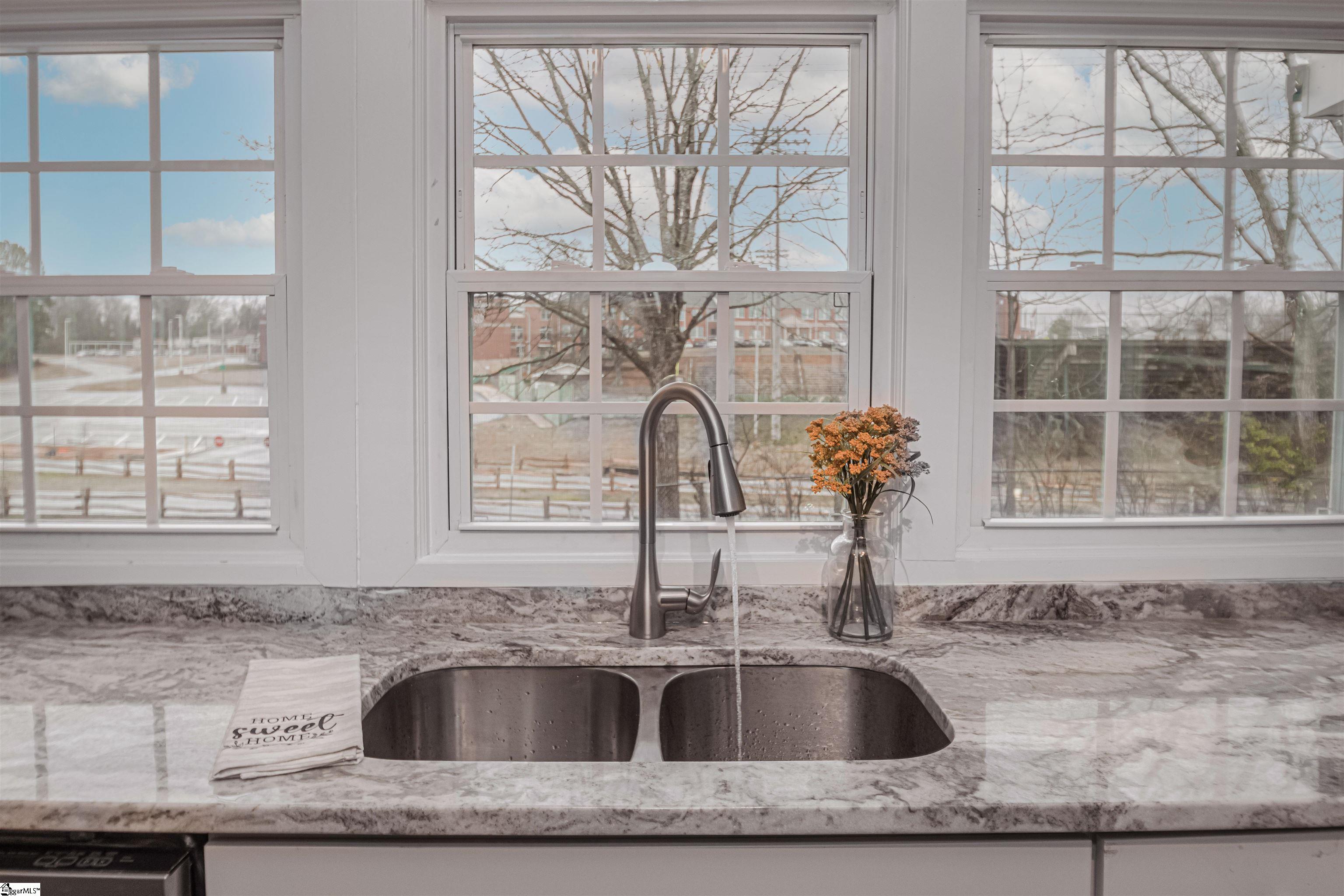 515 South 1st Street Easley, SC 29640 - Photo 22 of 33