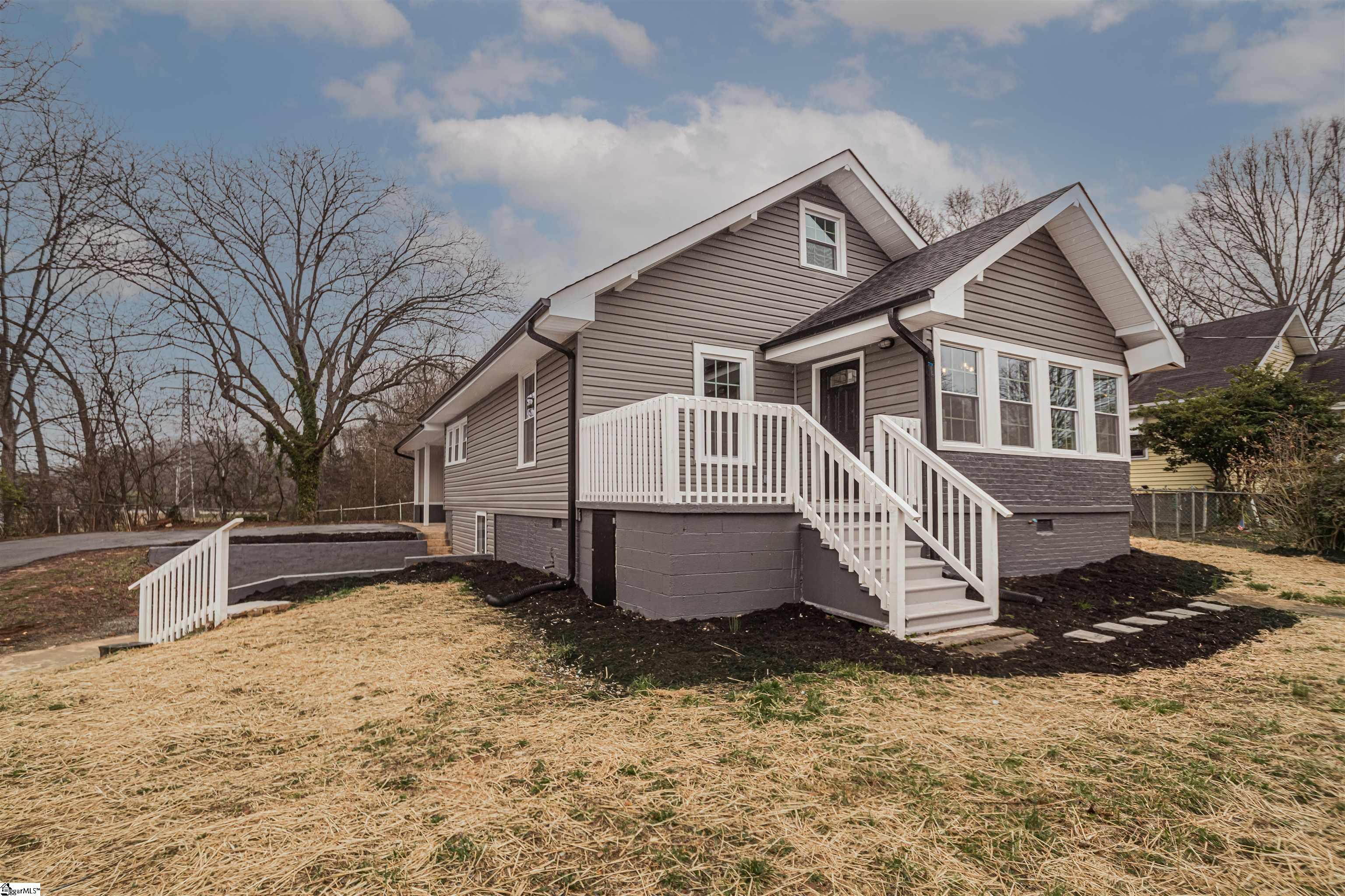 515 South 1st Street Easley, SC 29640 - Photo 3 of 33