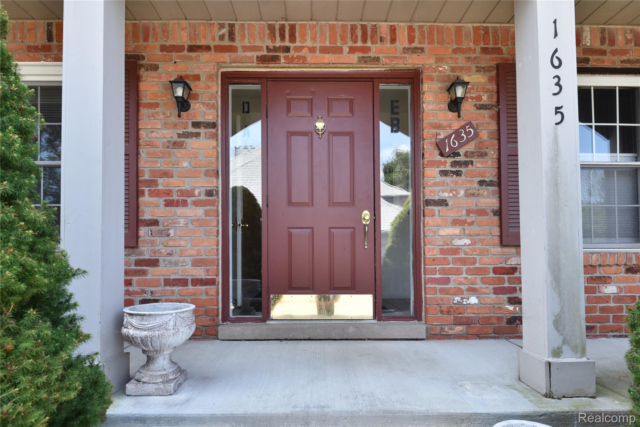 1635 Huntington Park, Unit A Rochester, MI 48309 - Photo 3 of 41 Welcome home!