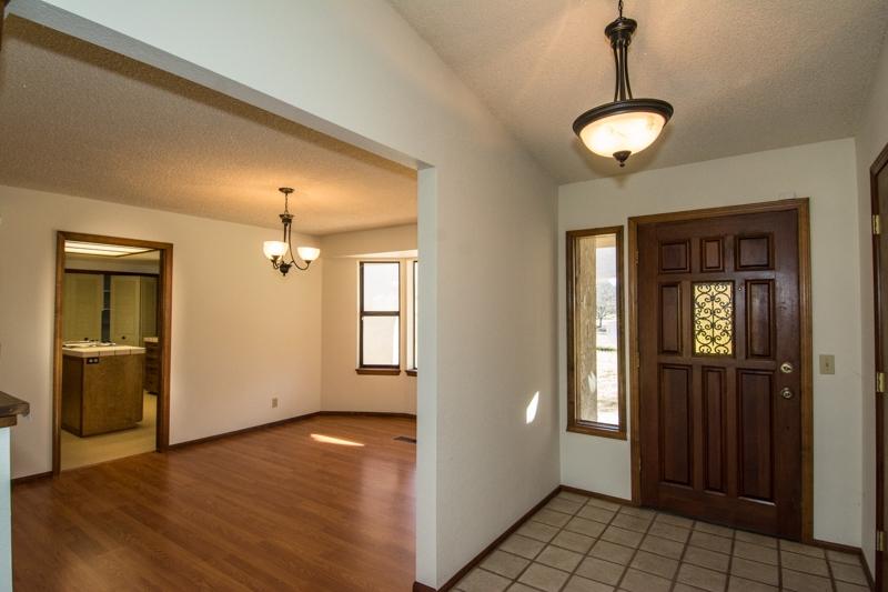 9056 Silver Bridge Road Palo Cedro, CA 96073 - Photo 4 of 29 Front Entry Way