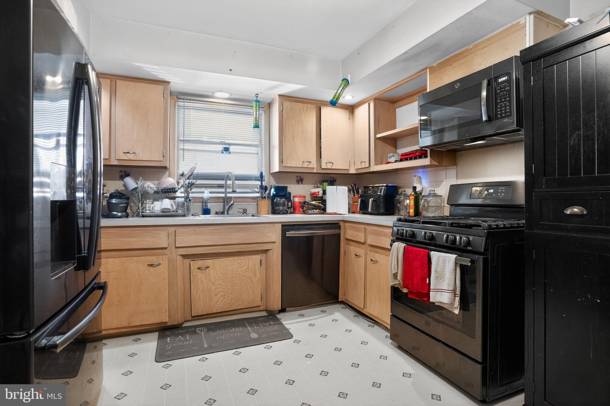 1183 Lower Ferry Road Ewing, NJ 08618 - Photo 8 of 22