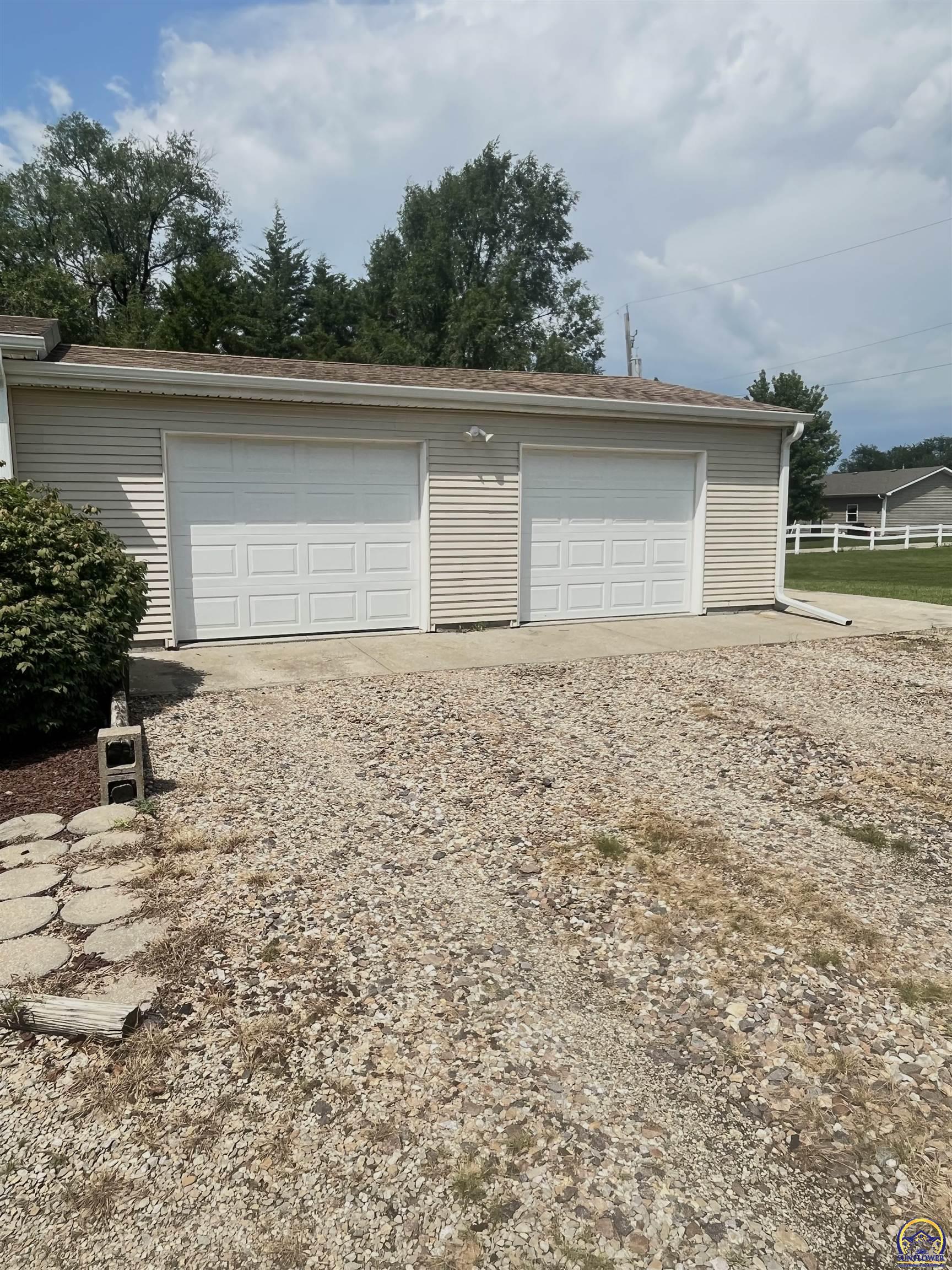 902 2nd Street Americus, KS 66835 - Photo 5 of 49