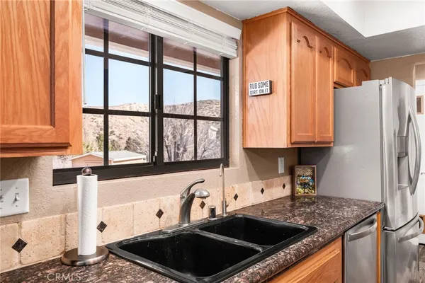 $655,000 | 2400 East Canyon Drive, Wrightwood, CA 92397