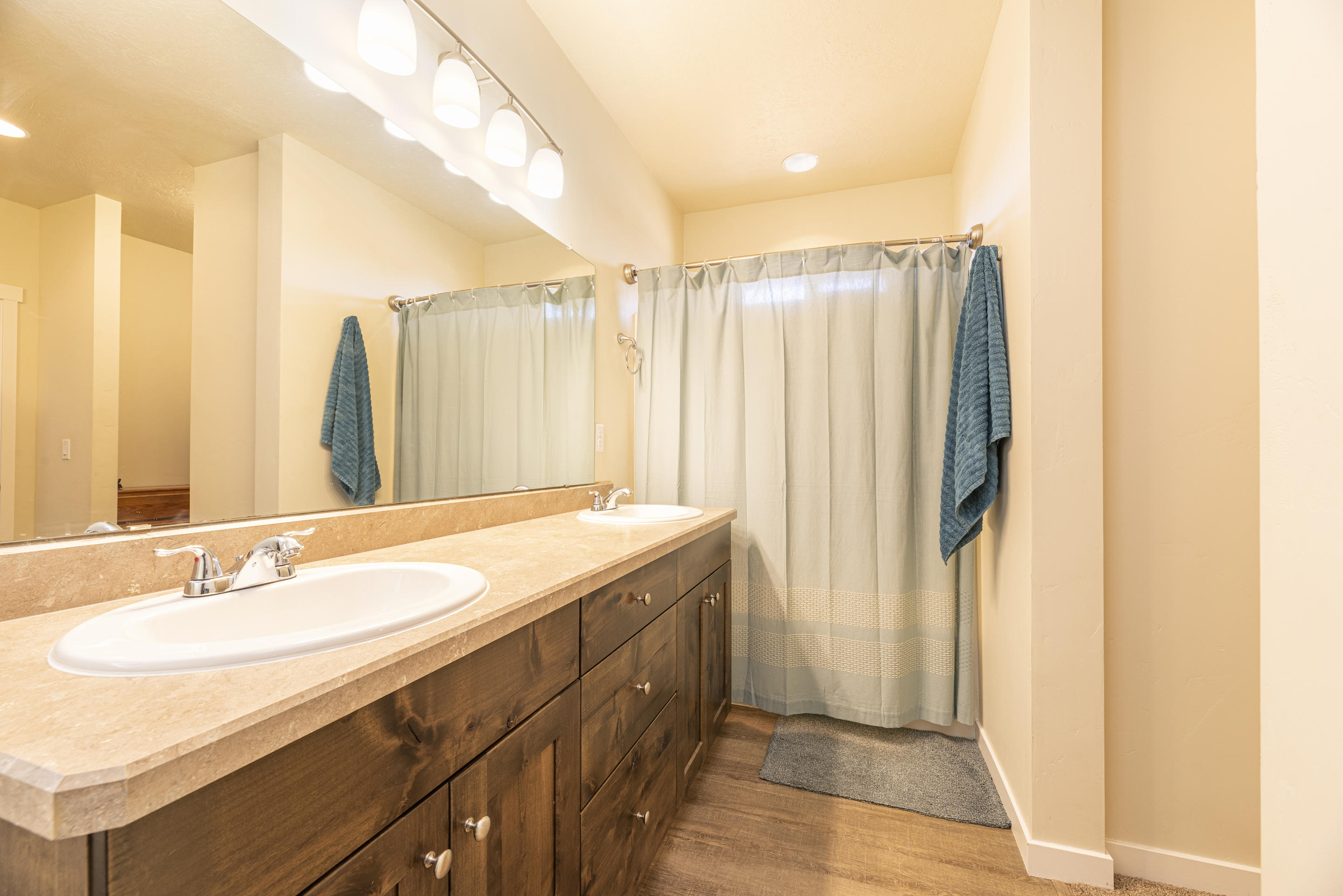 2485 Northeast Apollo Road Prineville, OR 97754 - Photo 11 of 18 Bath 3