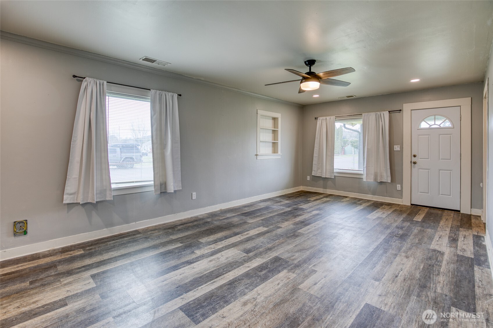 1319 West 2nd Street Aberdeen, WA 98520 - Photo 15 of 25 a view of an empty room with a window