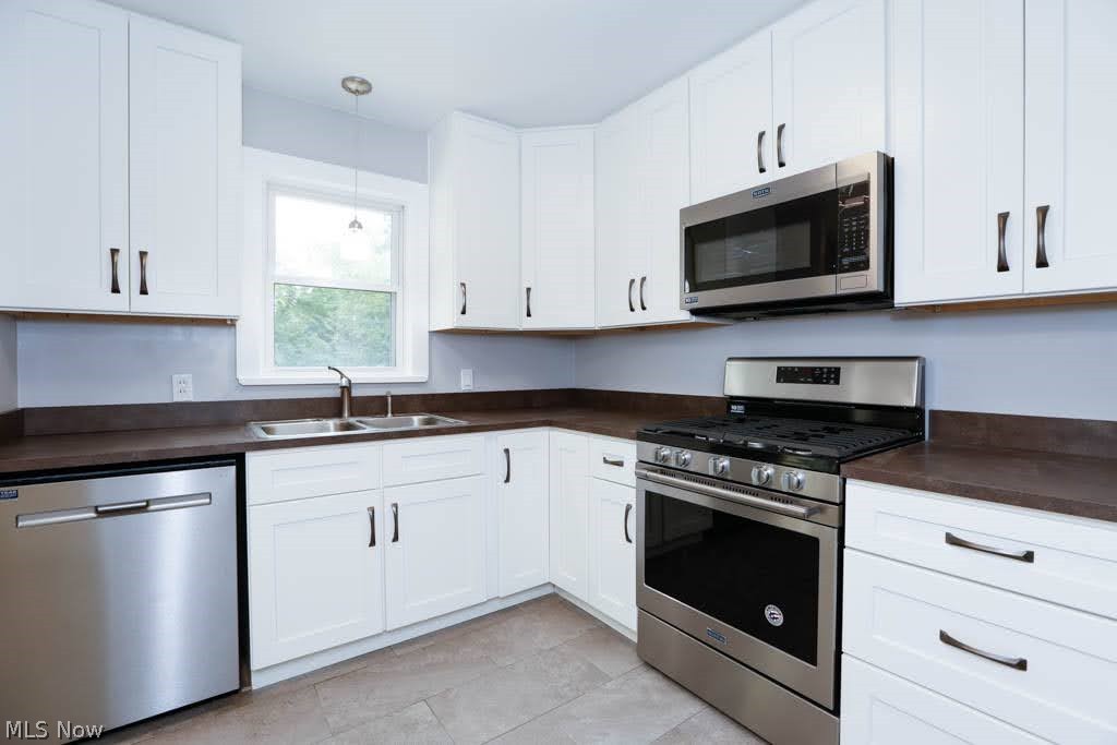 4812 Anderson Road Cleveland, OH 44124 - Photo 10 of 34