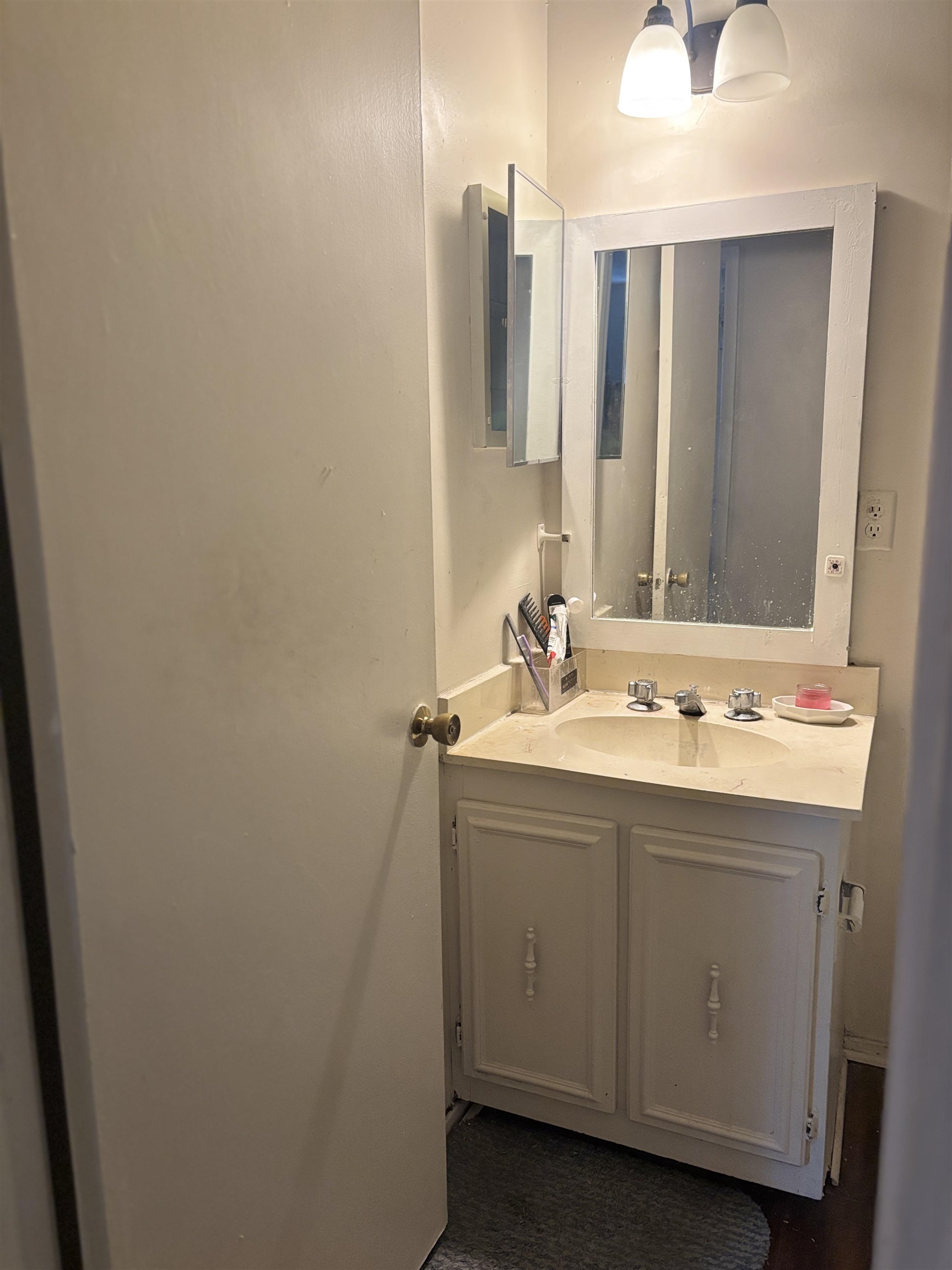 3626 Outland Road, Unit 86 Memphis, TN 38118 - Photo 21 of 24 Bathroom with vanity