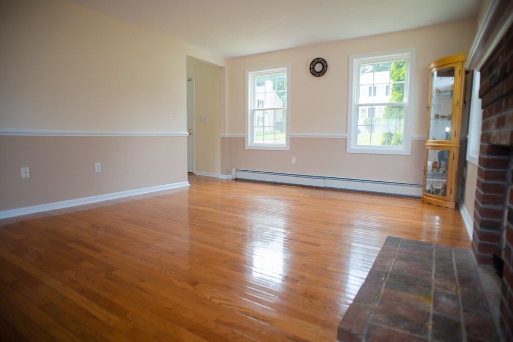 20 Bellmore Road Framingham, MA 01702 - Photo 4 of 23 Gallery Image 4