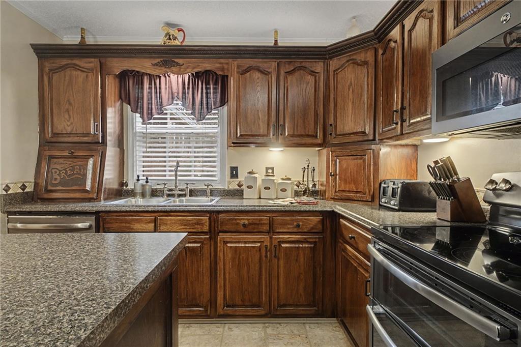 180 Kipling Drive Dallas, GA 30132 - Photo 8 of 81