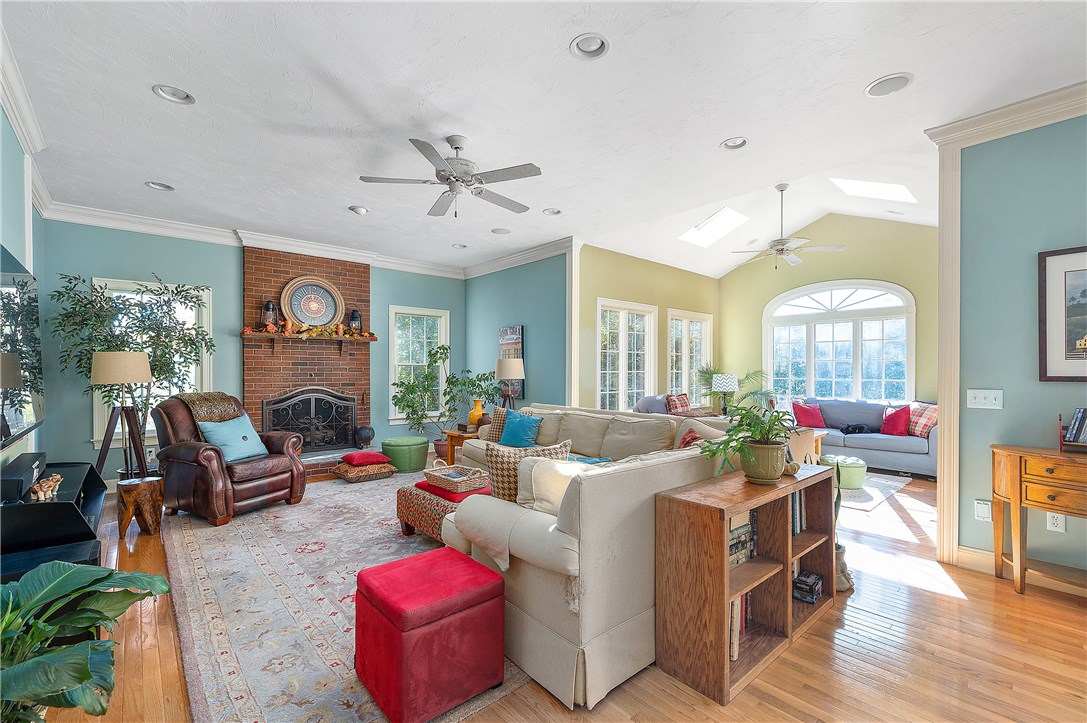527 Mendon Road North Smithfield, RI 02896 - Photo 21 of 50
