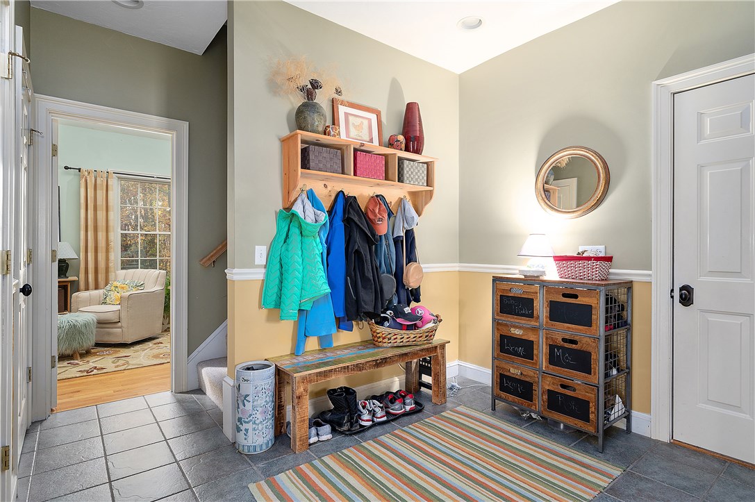 527 Mendon Road North Smithfield, RI 02896 - Photo 23 of 50