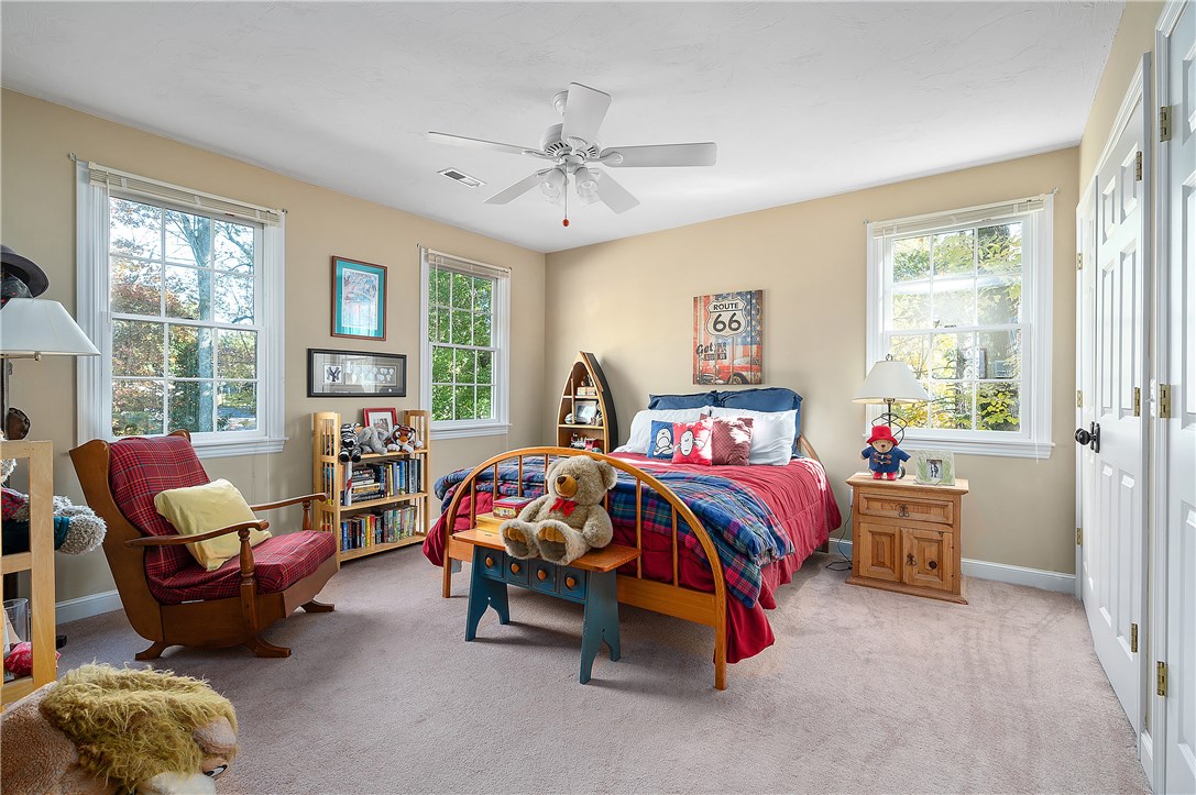 527 Mendon Road North Smithfield, RI 02896 - Photo 27 of 50