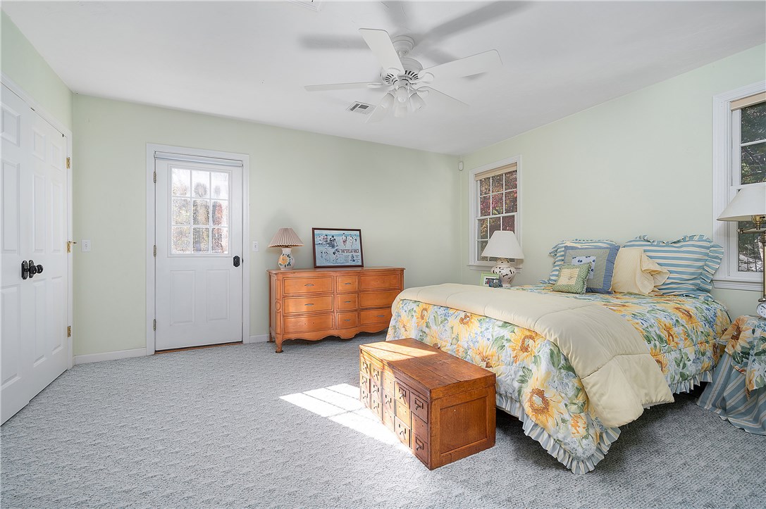 527 Mendon Road North Smithfield, RI 02896 - Photo 28 of 50