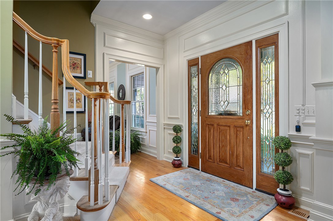 527 Mendon Road North Smithfield, RI 02896 - Photo 4 of 50