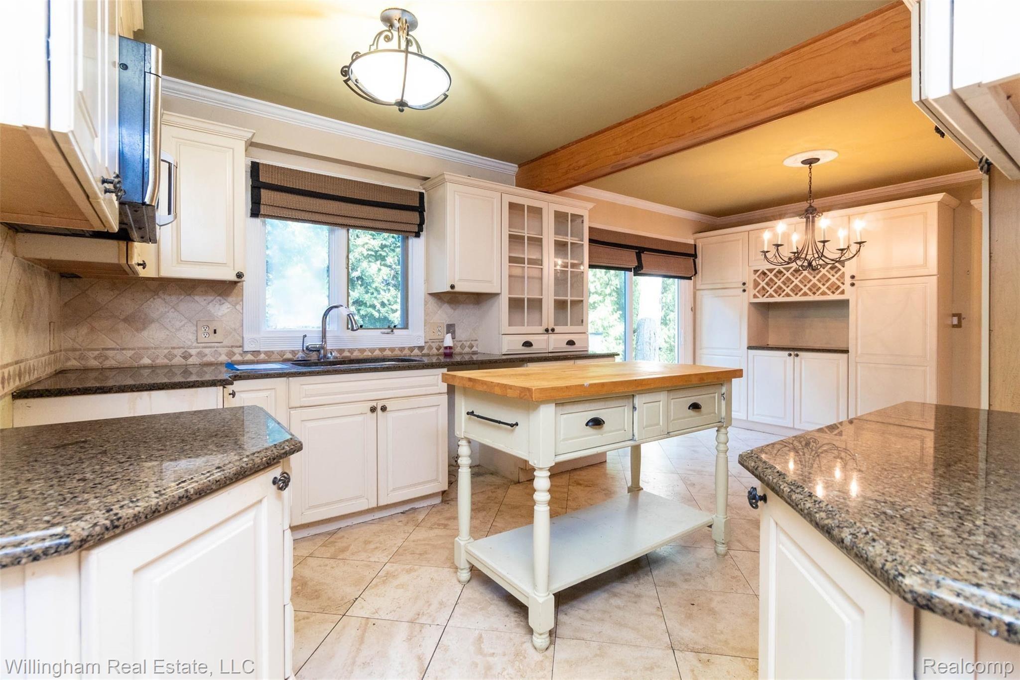 8920 Church Road Grosse Ile, MI 48138 - Photo 8 of 32 Kitchen.jpg
