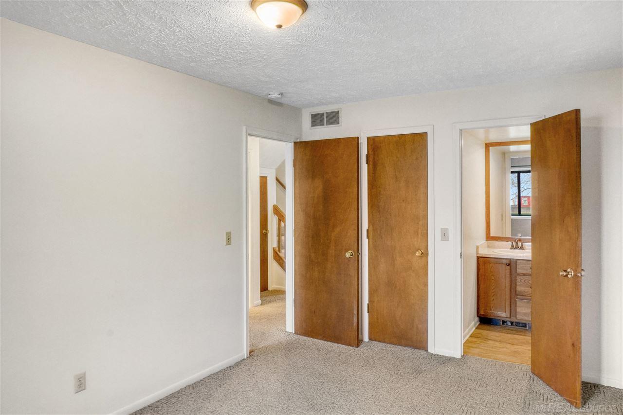 215 East Jolly Road Lansing, MI 48910 - Photo 21 of 38 50070946-20.JPG