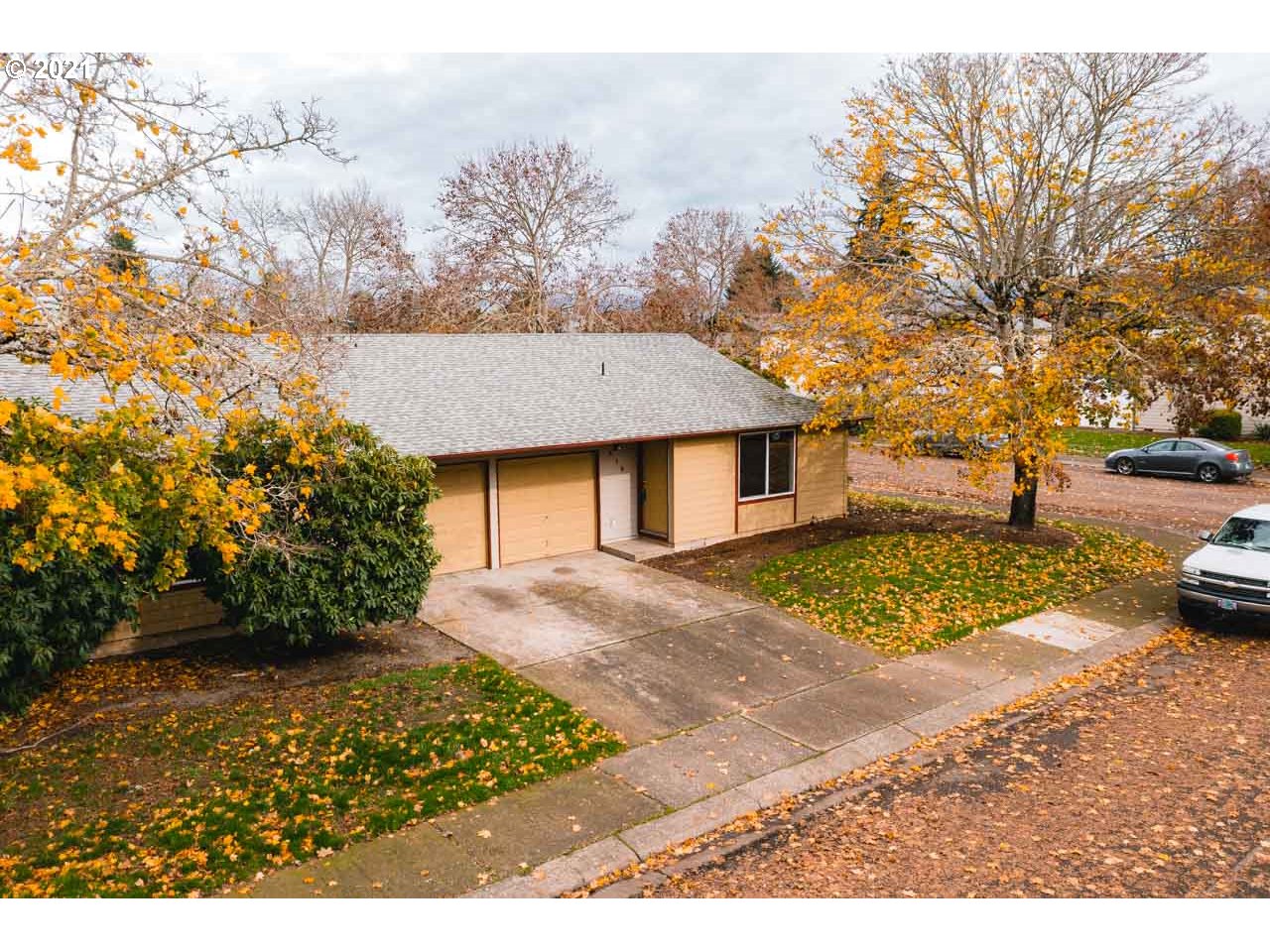725 Manor Way Lebanon, OR 97355 - Photo 1 of 32 Gallery Image 1