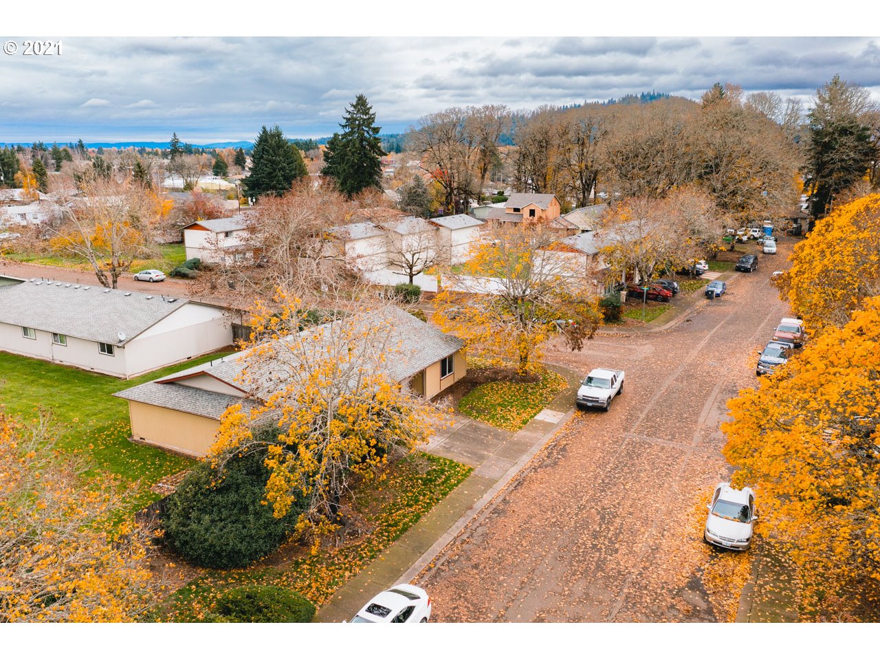 725 Manor Way Lebanon, OR 97355 - Photo 2 of 32 Gallery Image 2