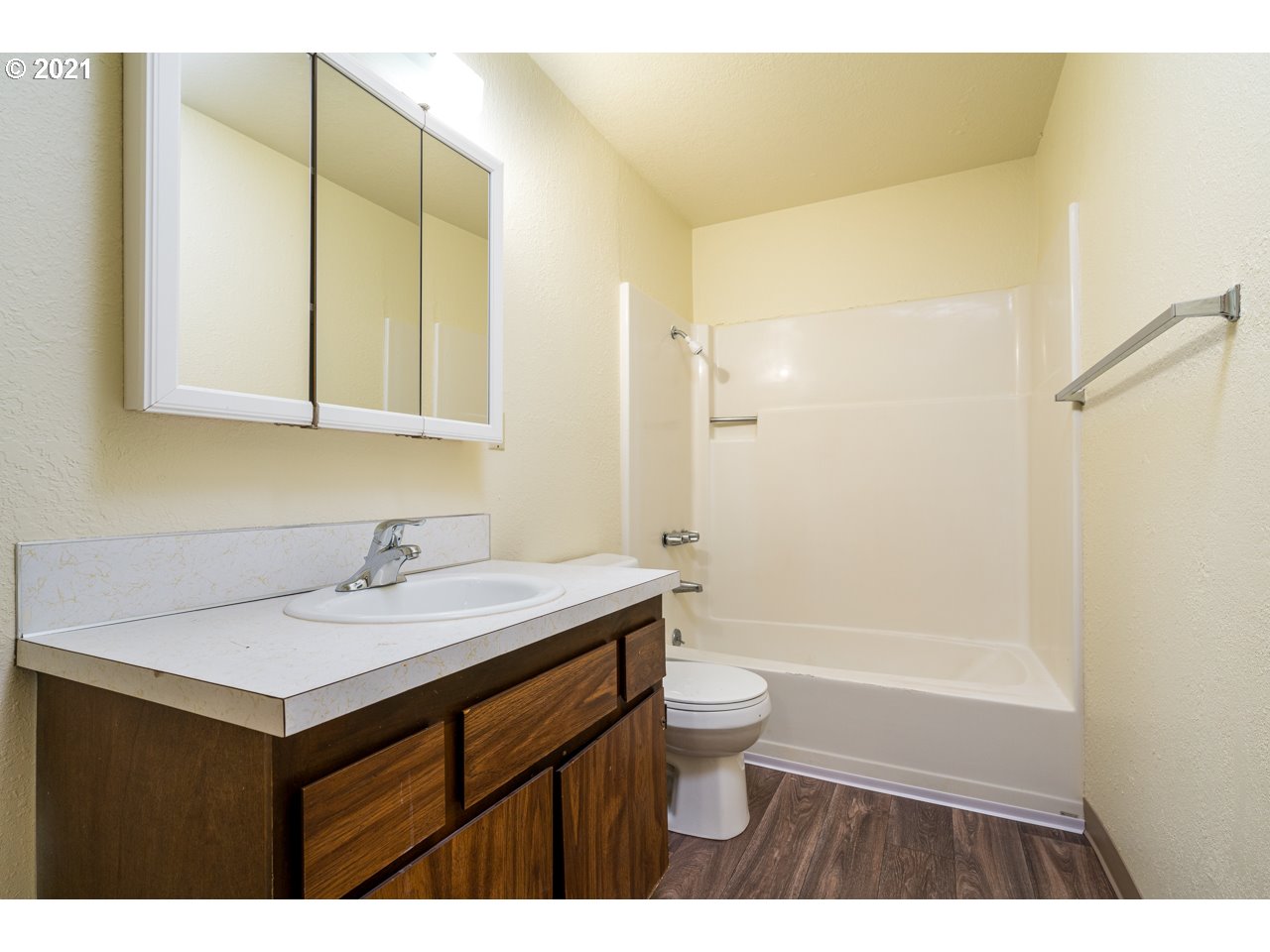 725 Manor Way Lebanon, OR 97355 - Photo 24 of 32 Gallery Image 24
