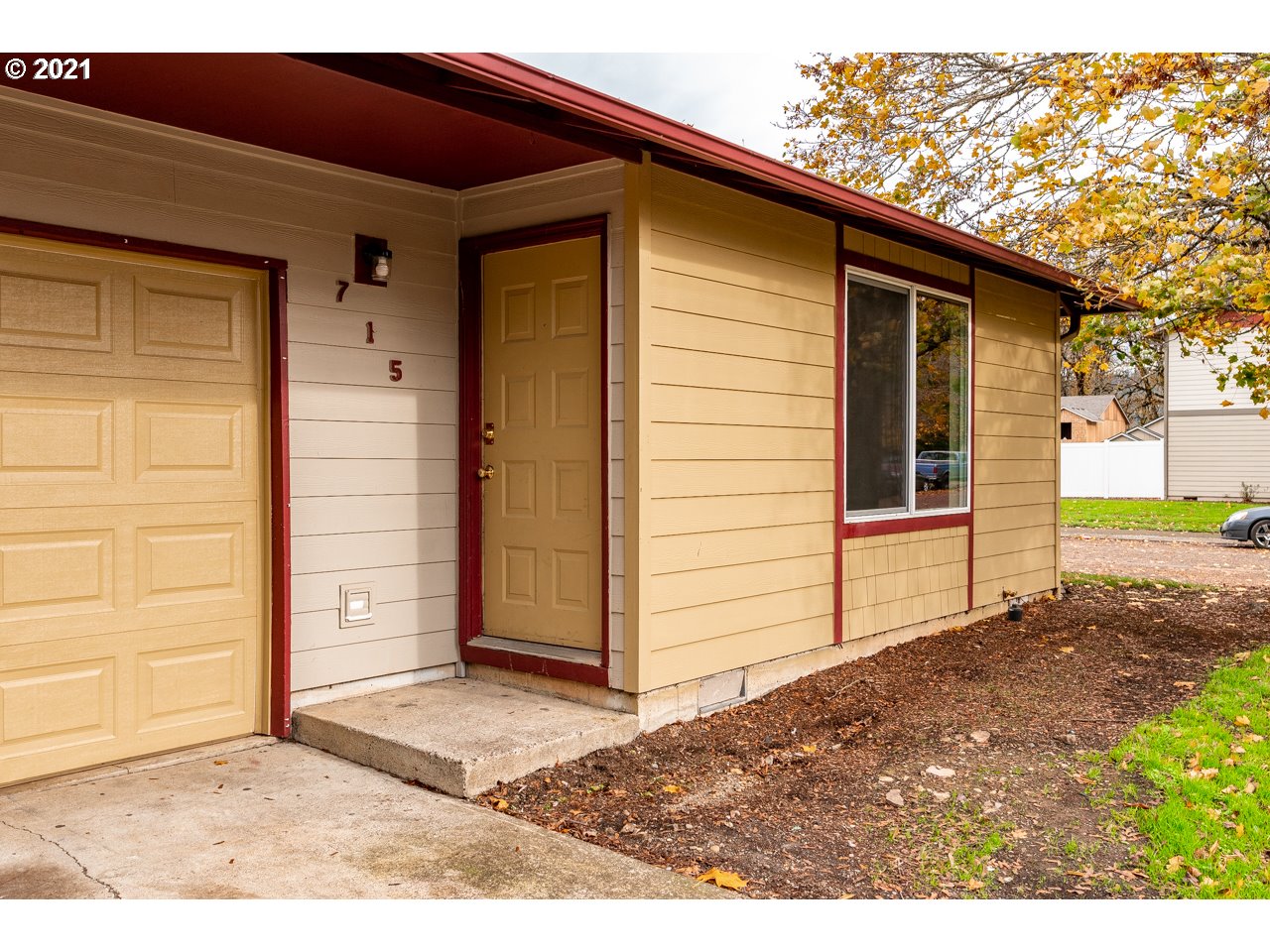 725 Manor Way Lebanon, OR 97355 - Photo 7 of 32 Gallery Image 7