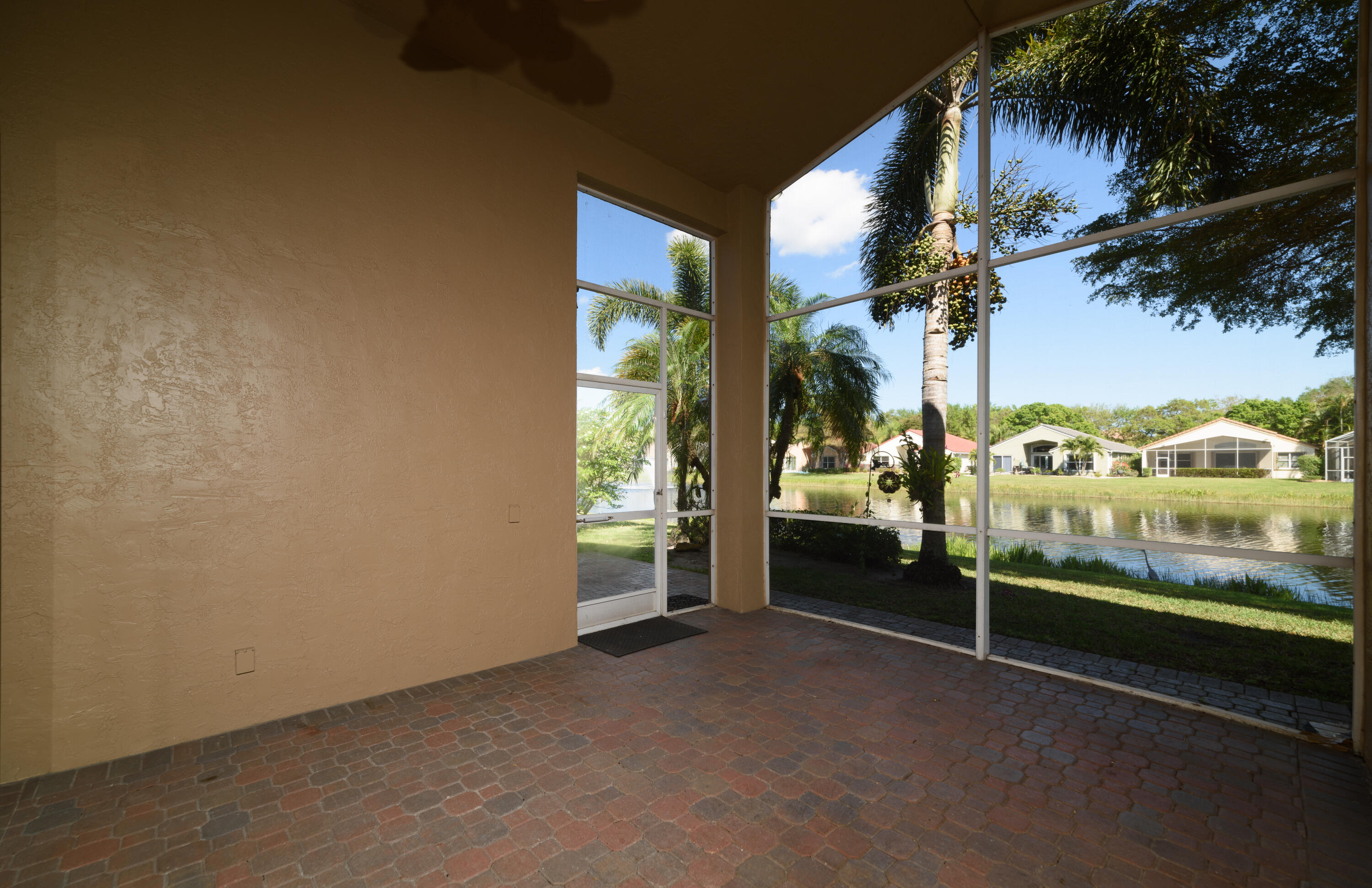 10102 Diamond Lake Road Boynton Beach, FL 33437 - Photo 16 of 20 SCREENED IN LANAI