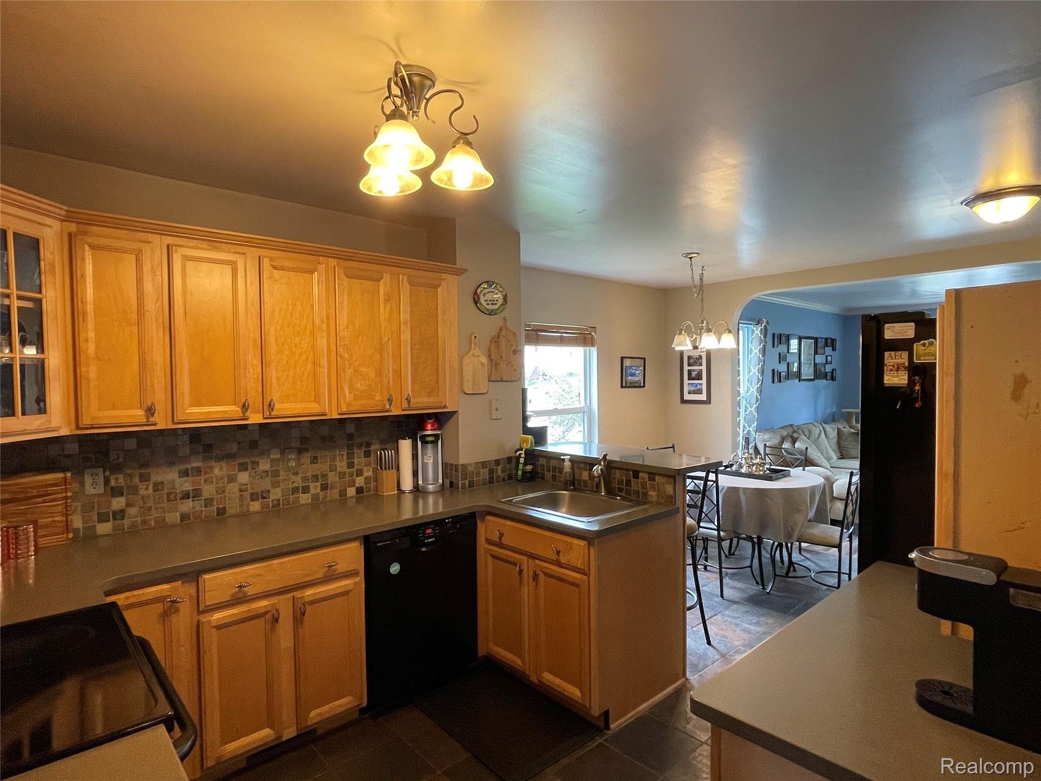 414 Springwell Lane Howell, MI 48843 - Photo 11 of 34 IMG_6507.JPG