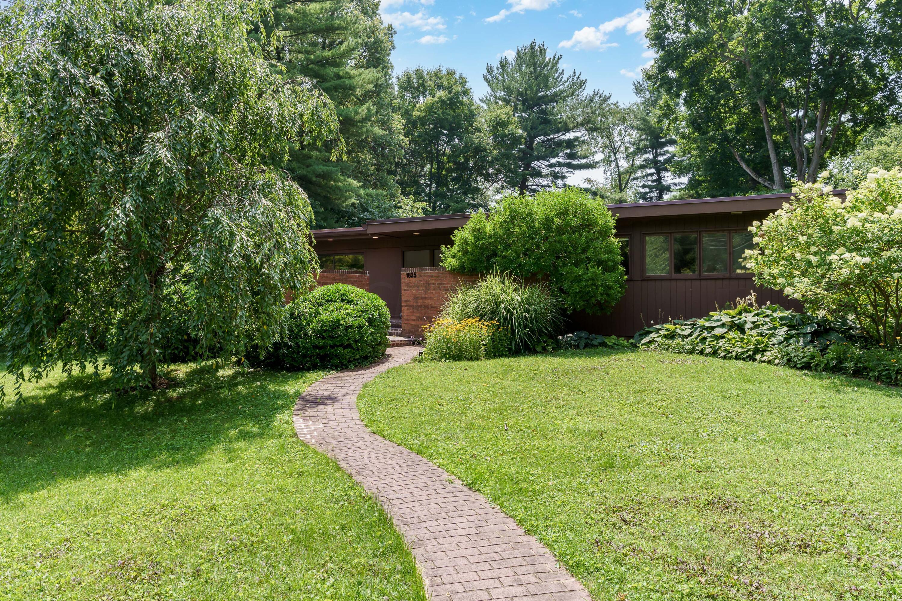 1825 Snouffer Road Columbus, OH 43085 - Photo 2 of 50 1825 Snouffer_MLS_2
