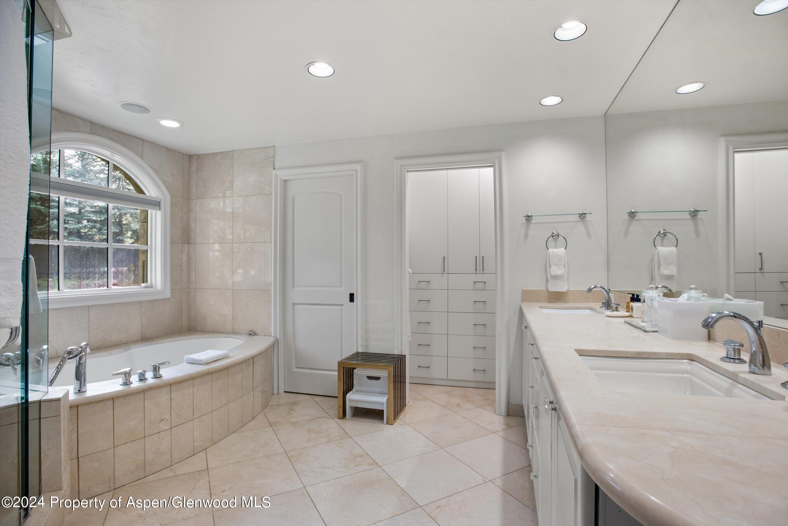 22 Pyramid Road Aspen, CO 81611 - Photo 19 of 36 20-22Pyramid_24090514