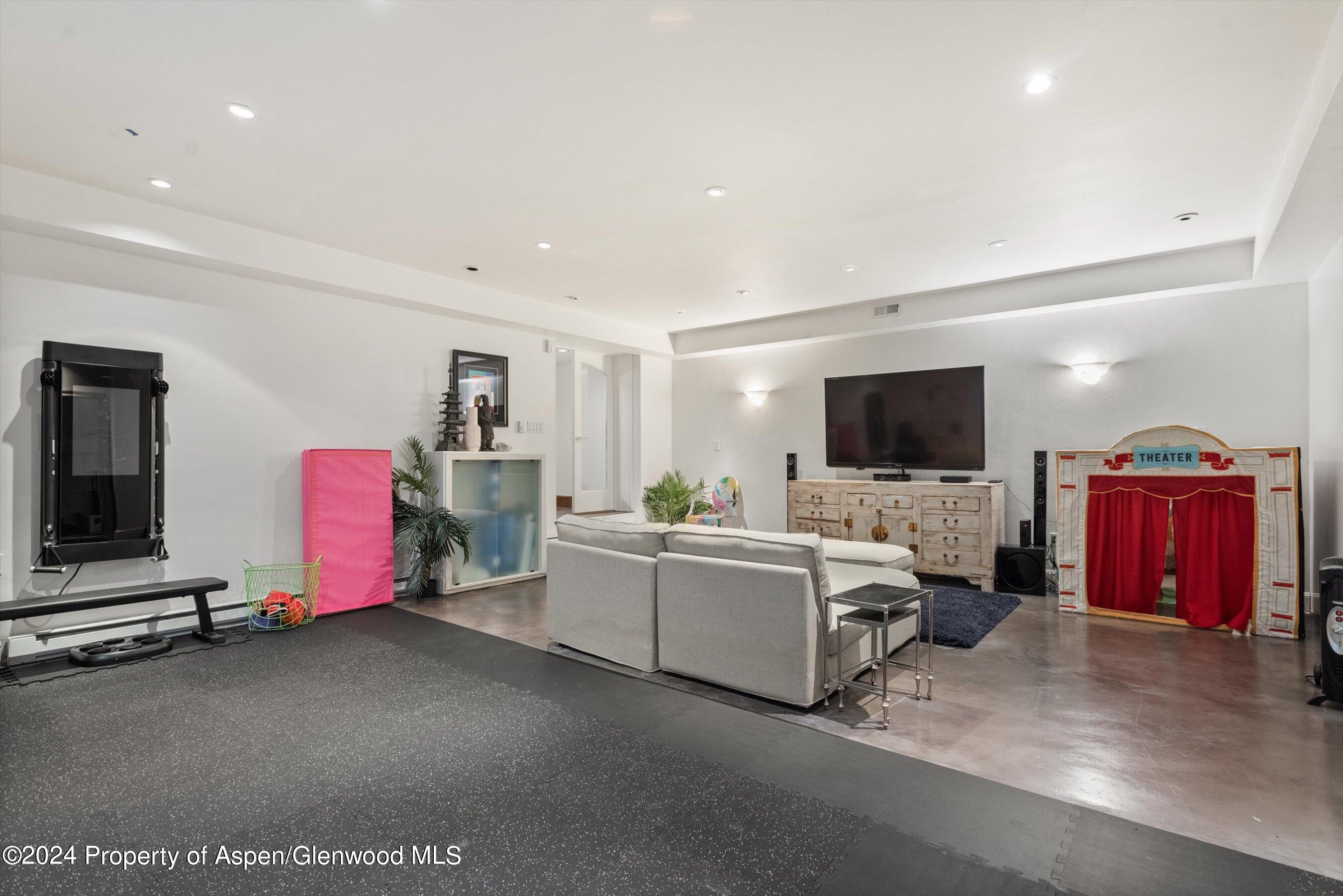 22 Pyramid Road Aspen, CO 81611 - Photo 34 of 36 35-22Pyramid_24090529