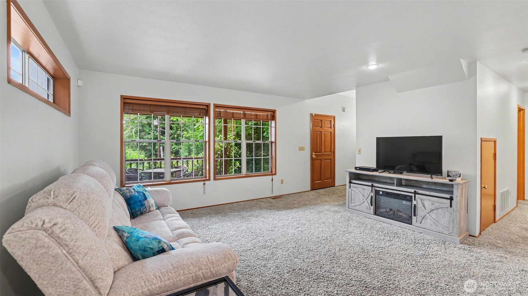 14422 200th Avenue Southeast Renton, WA 98059 - Photo 4 of 37