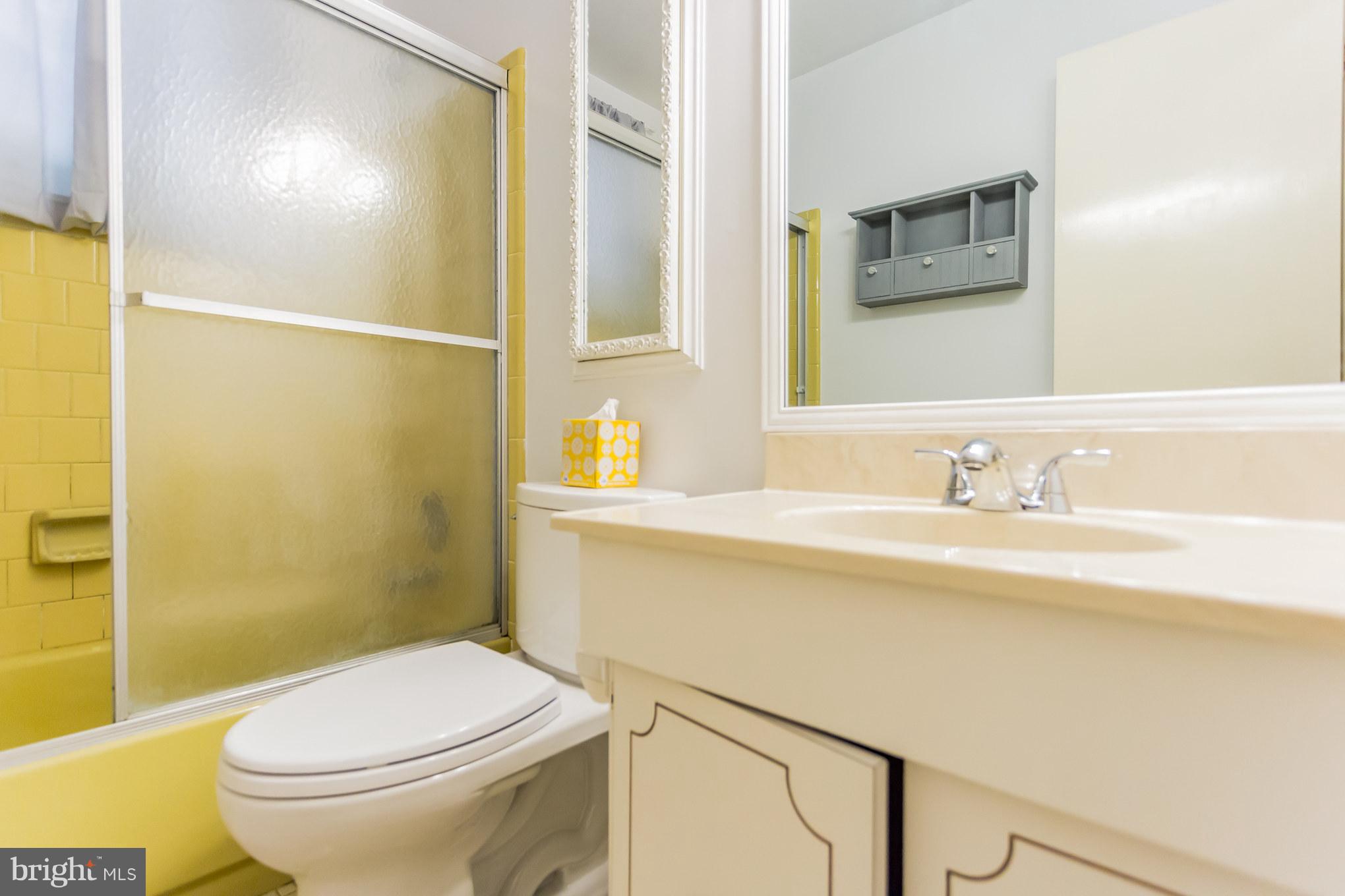 7412 Reservation Drive Springfield, VA 22153 - Photo 13 of 28 Hall Bath