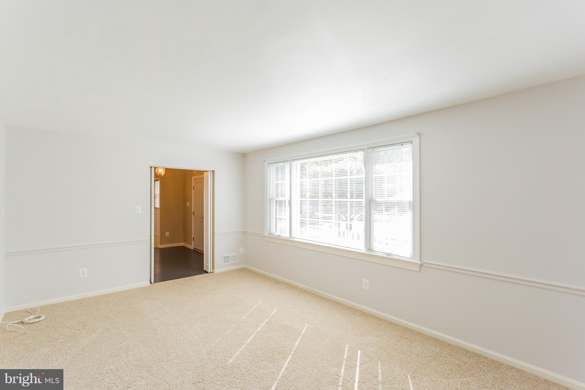 7412 Reservation Drive Springfield, VA 22153 - Photo 4 of 28 Living Room