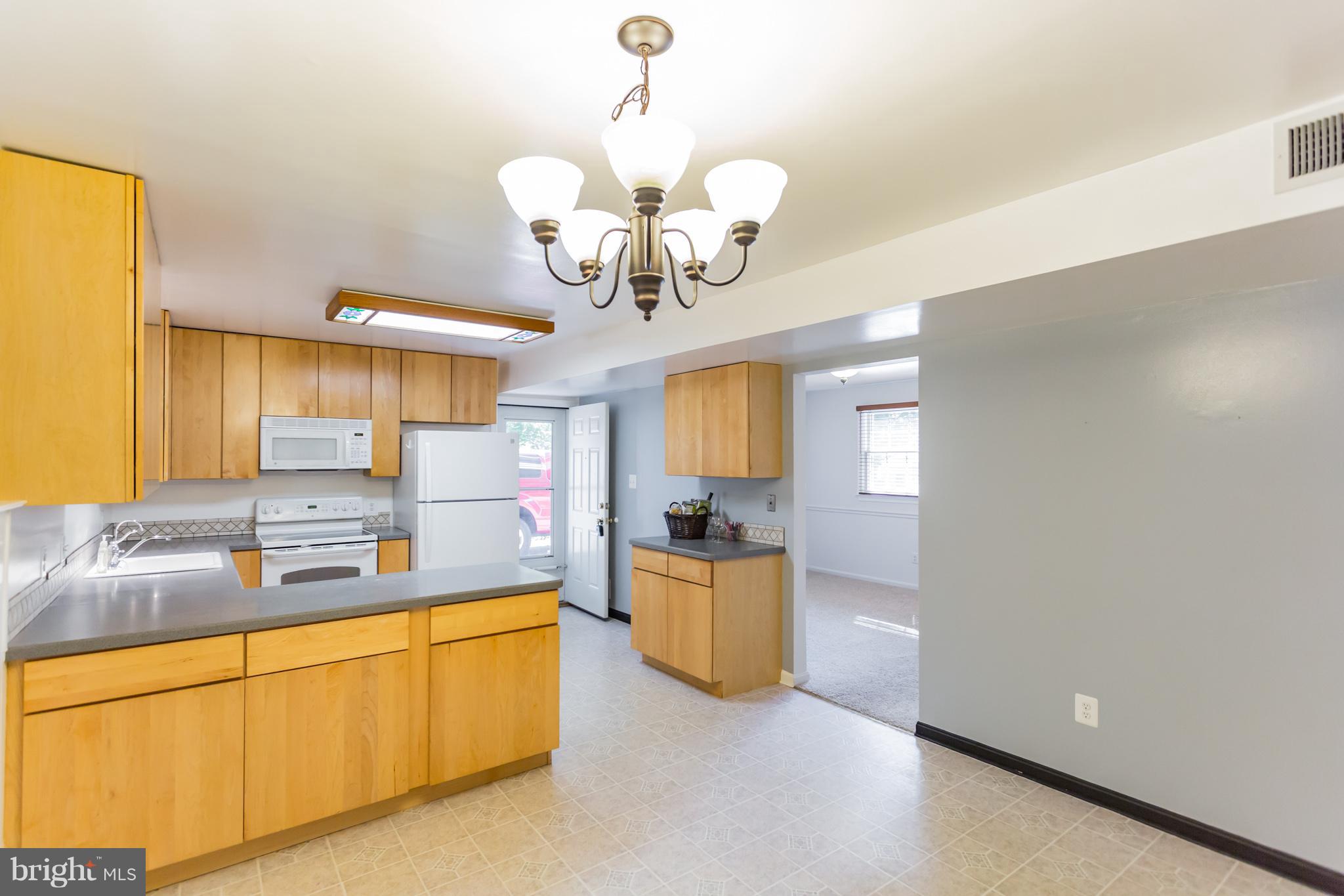 7412 Reservation Drive Springfield, VA 22153 - Photo 5 of 28 Kitchen