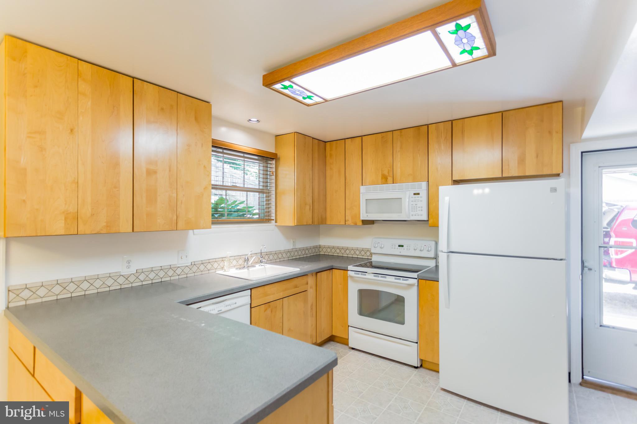 7412 Reservation Drive Springfield, VA 22153 - Photo 7 of 28 Kitchen